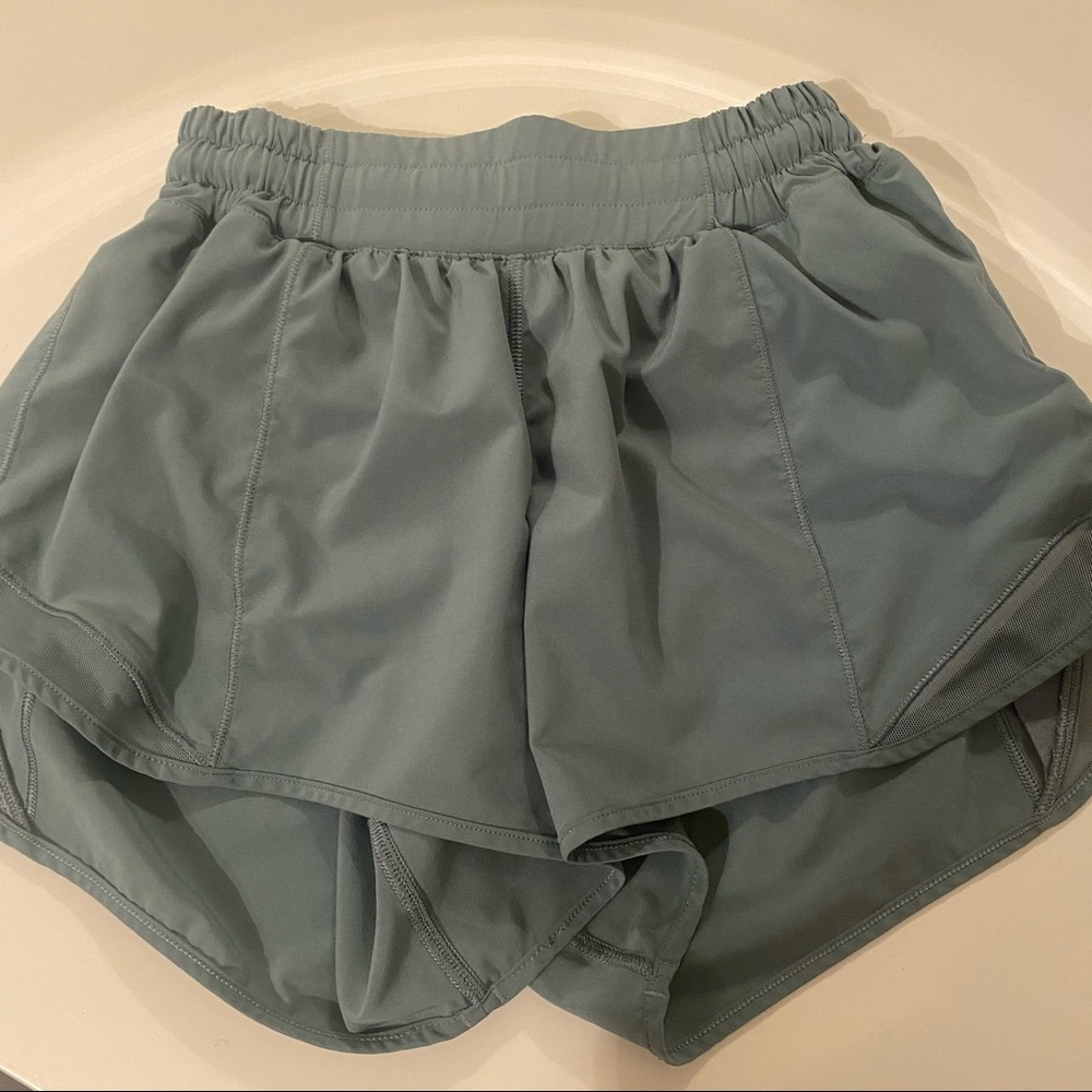 Lululemon Hotty Hot shorts